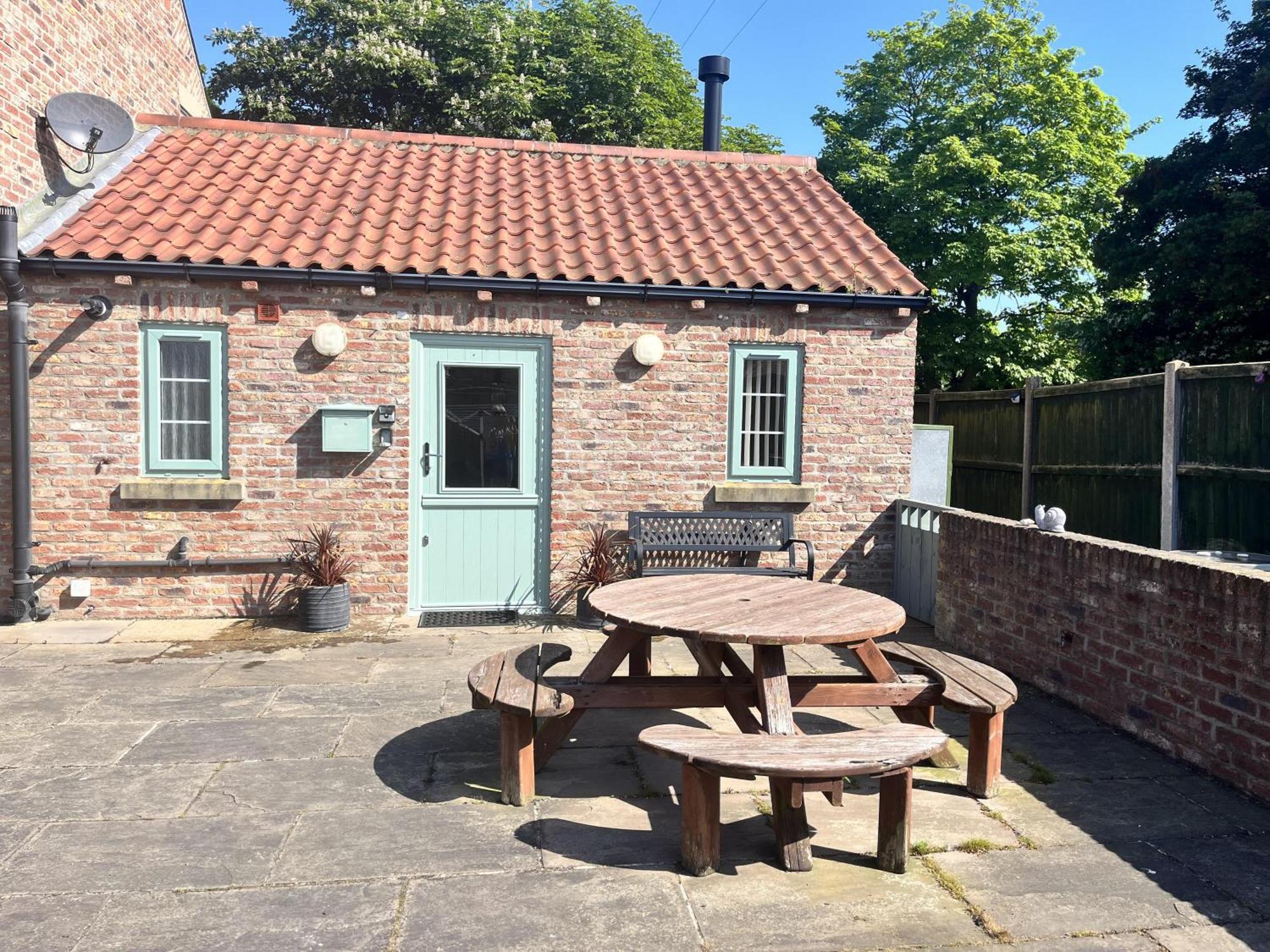 Cosy Village Location - One Bedroom Barn Barmston Eksteriør billede